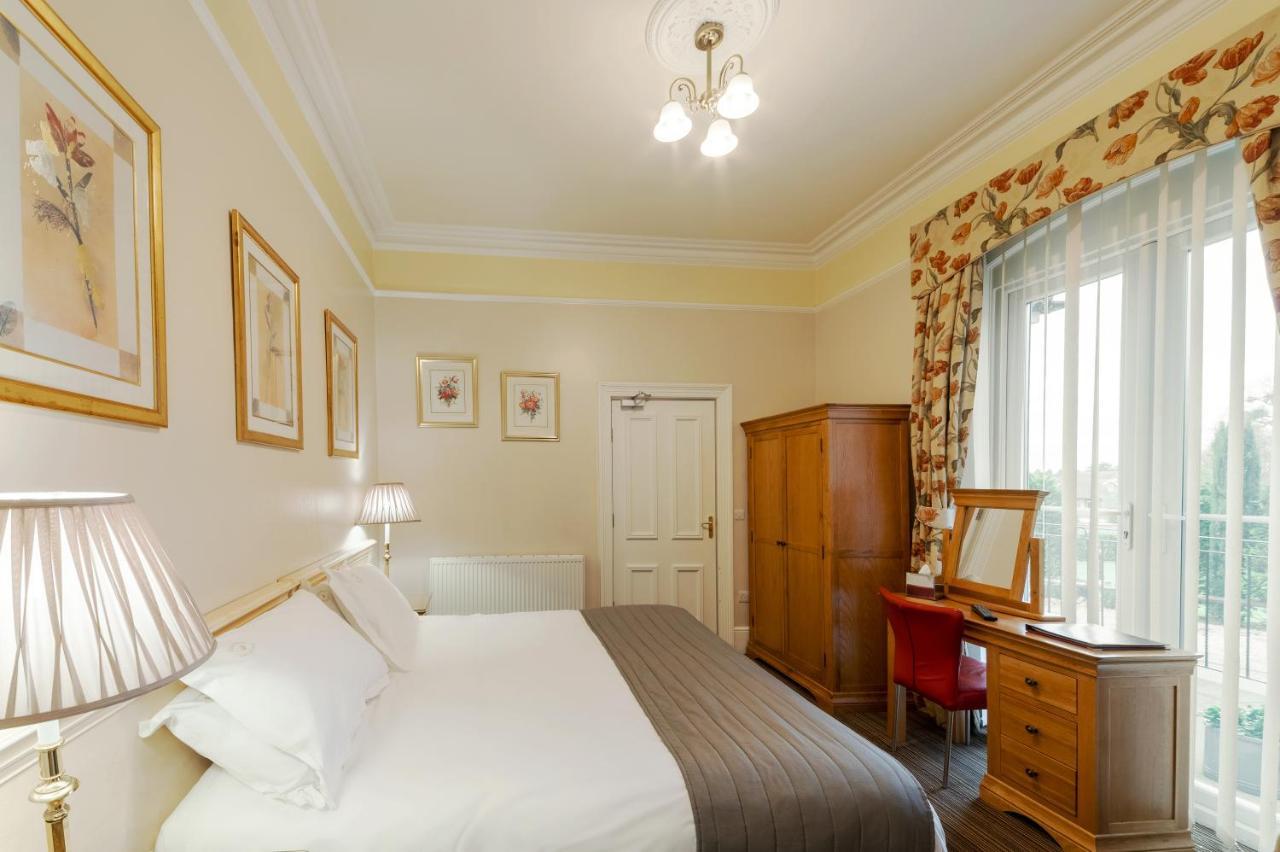 Charades Guest House Hereford Eksteriør bilde